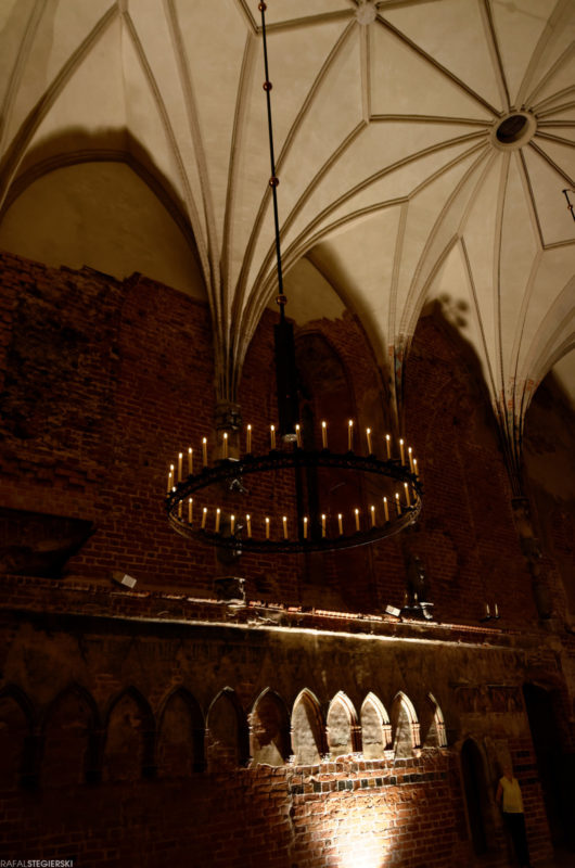 Zamek w Malborku nocą