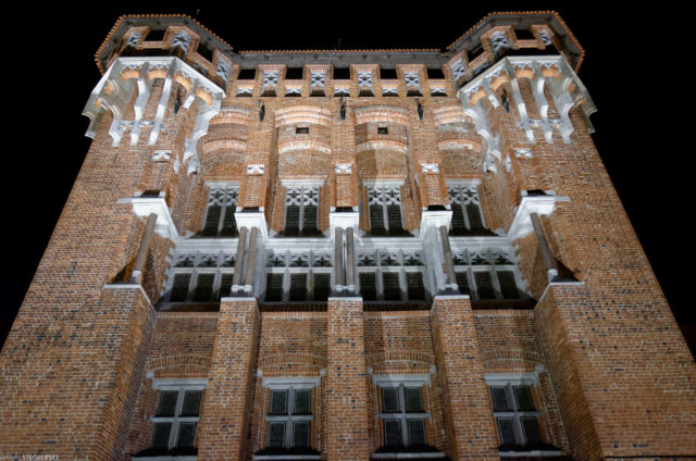 Zamek w Malborku nocą